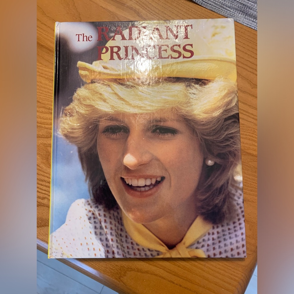 Livre The radiant princess